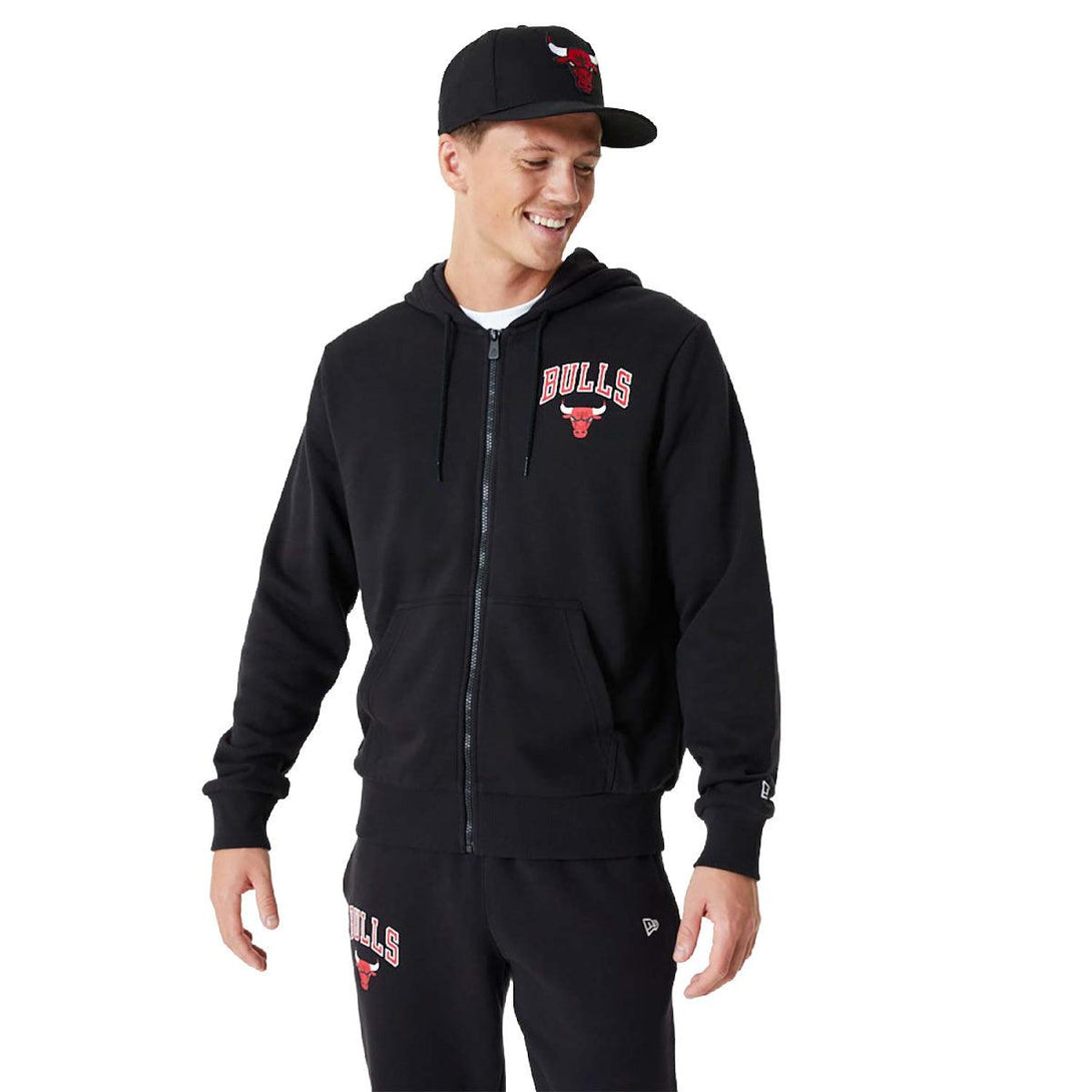 New Era Chicago Bulls NBA Essentials Black Full-Zip kapucnis pulóver - Sportmania.hu