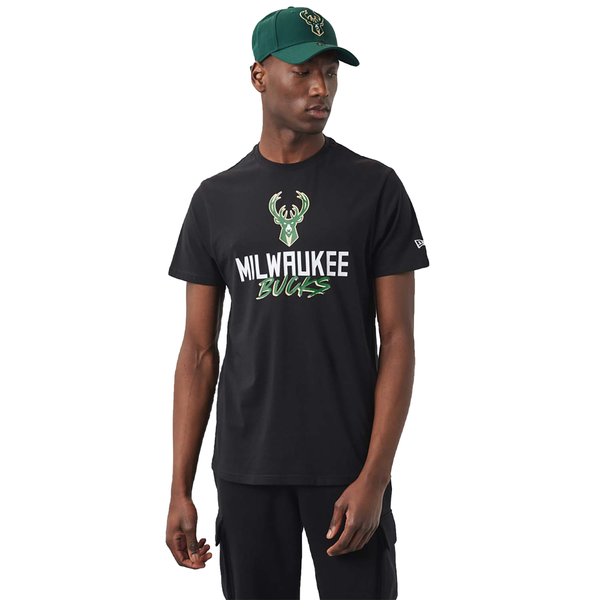 New Era Milwaukee Bucks NBA Script Black Póló